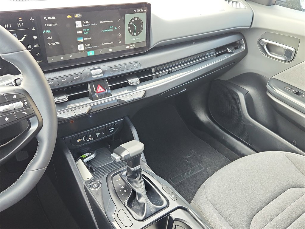 Used 2025 Kia K4 EX image 25