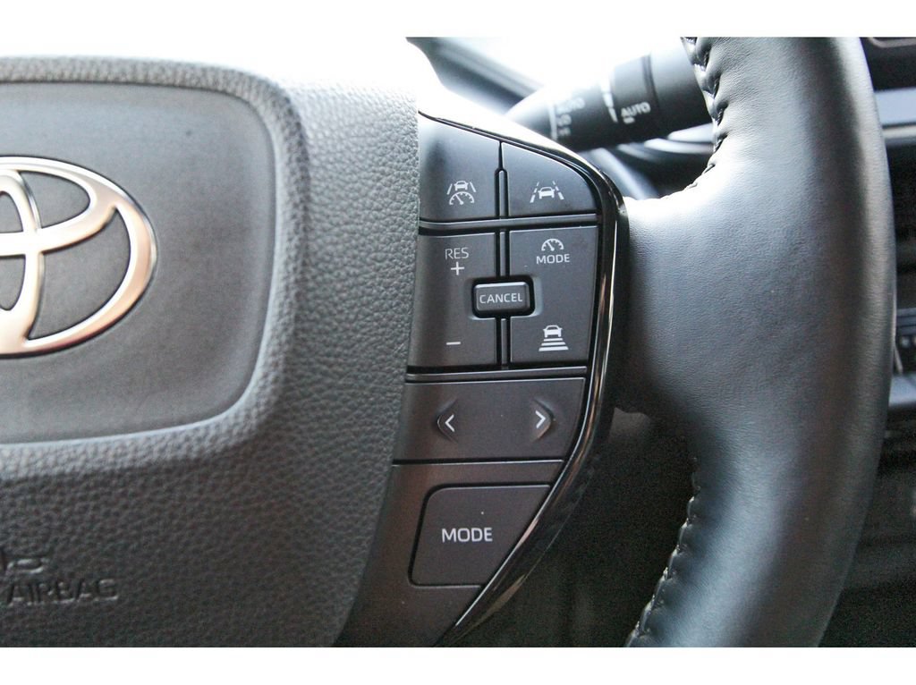 Used 2023 Toyota Prius FWD image 20