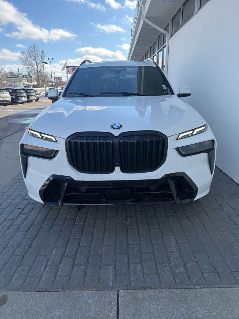 Certified 2026 BMW X7 xDrive40i image 2