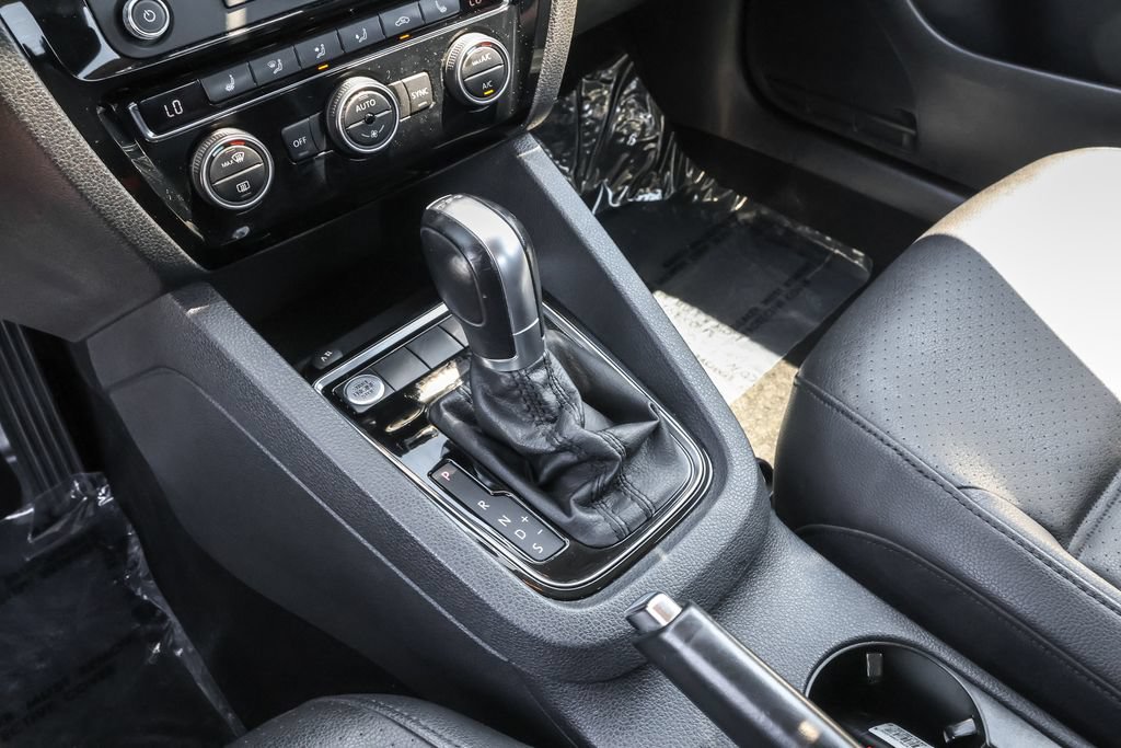 Used 2015 Volkswagen Jetta TDI SEL FWD image 27