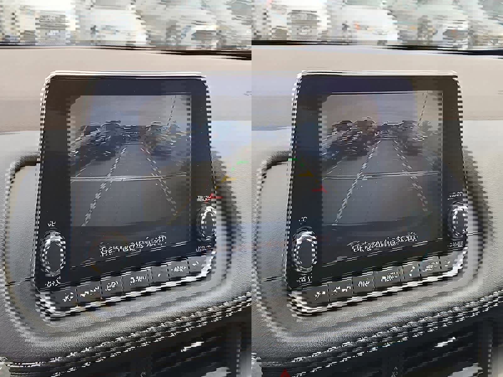 Used 2023 Nissan Rogue S image 28