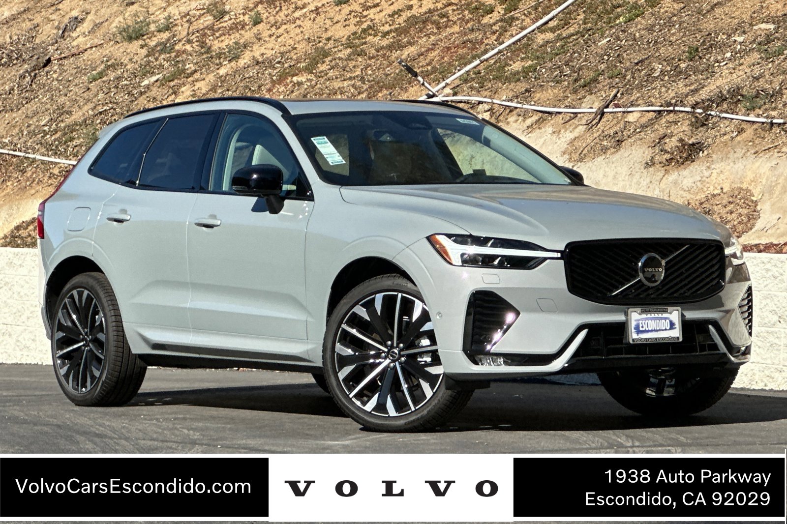 New 2026 Volvo XC60 B5 Ultra w/ Climate Package