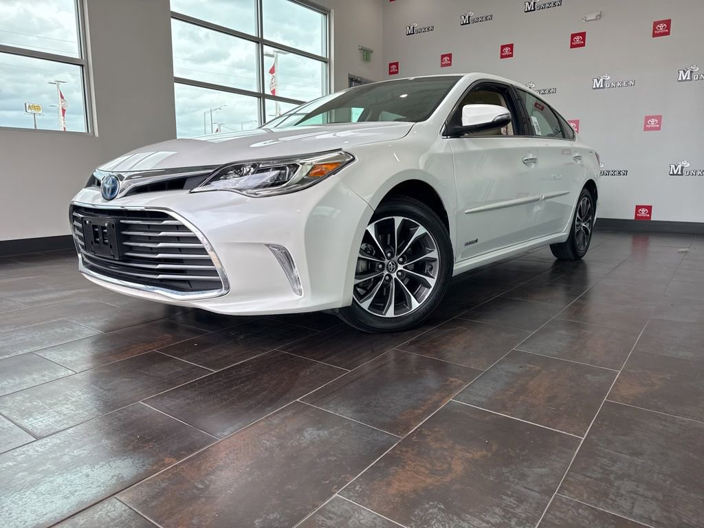 Used 2018 Toyota Avalon XLE Plus w/ Protection Package FWD image 3