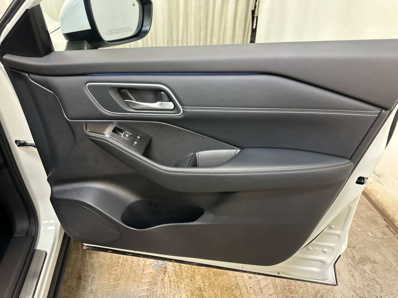 Certified 2025 Nissan Rogue Platinum w/ Tech Package image 28