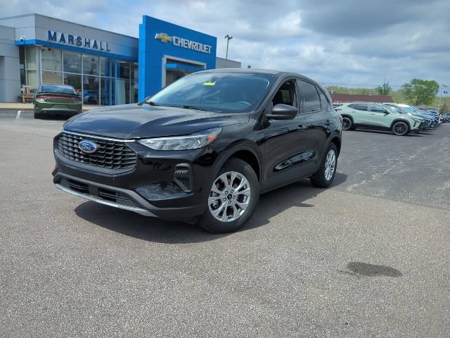 Used 2025 Ford Escape Active FWD image 2