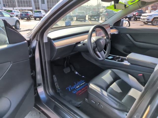 Used 2021 Tesla Model Y Long Range image 18