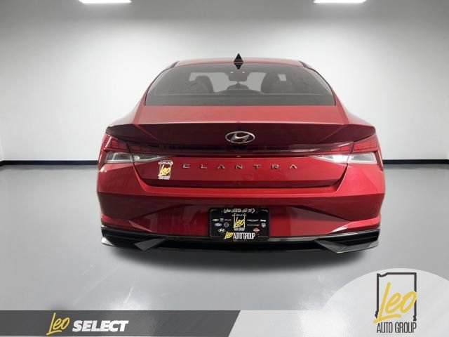 Used 2022 Hyundai Elantra SEL w/ Convenience + Premium Package FWD image 6