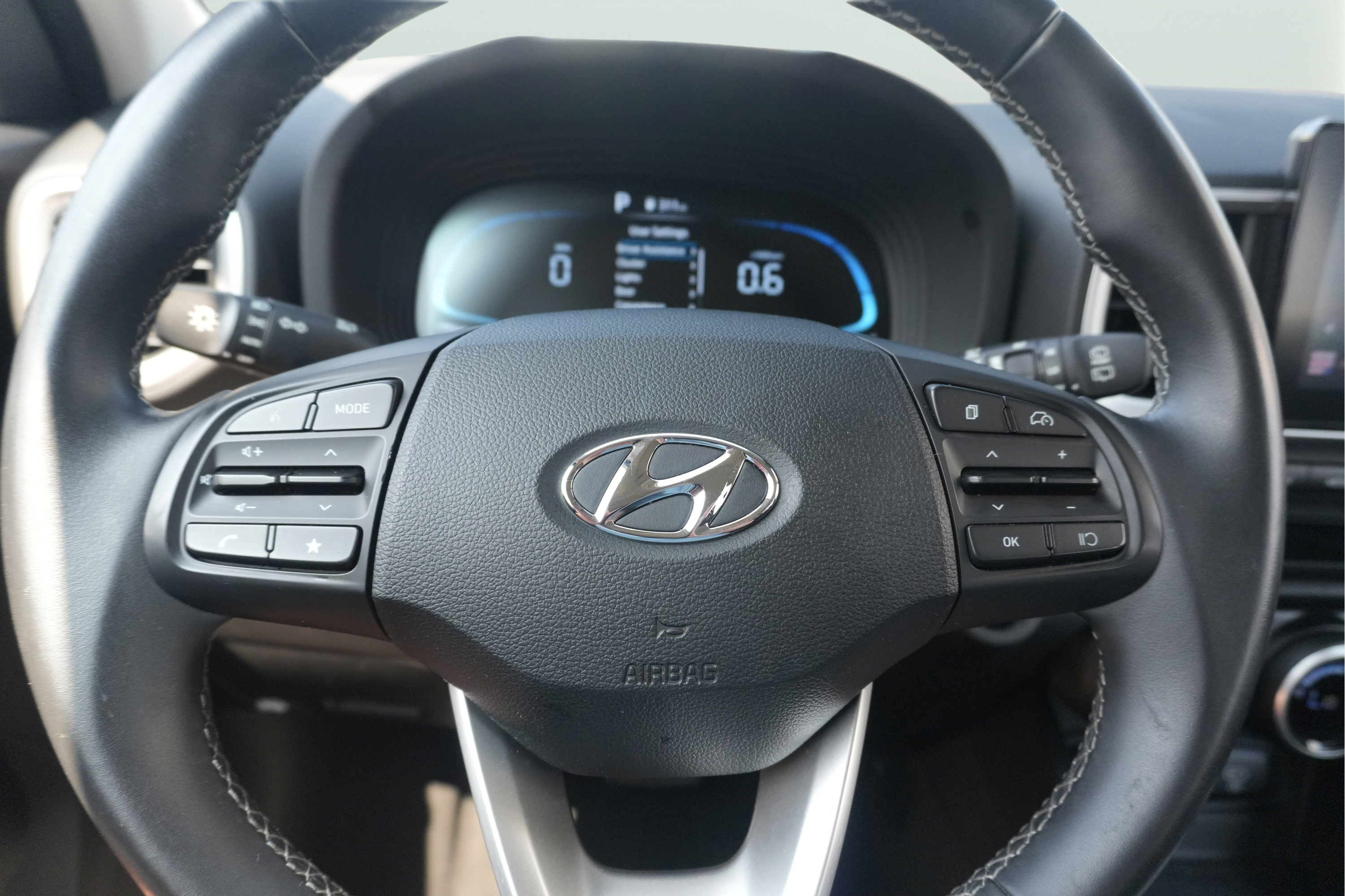 Used 2025 Hyundai Venue SEL FWD image 40