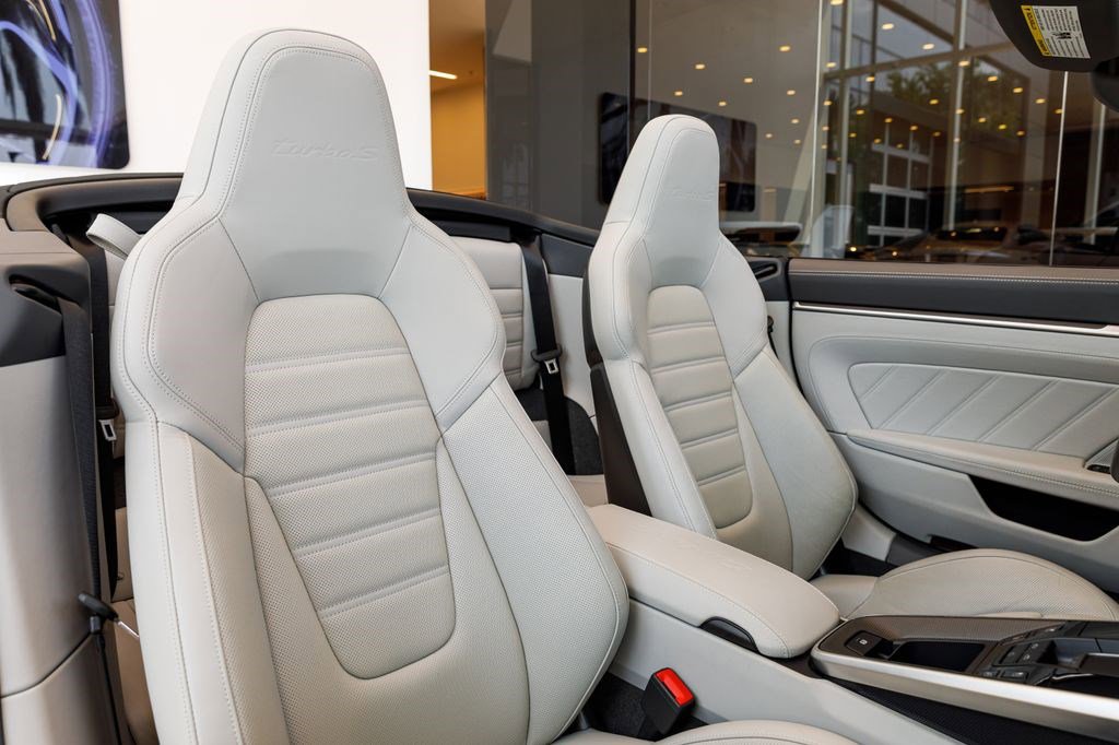Used 2021 Porsche 911 Turbo image 21