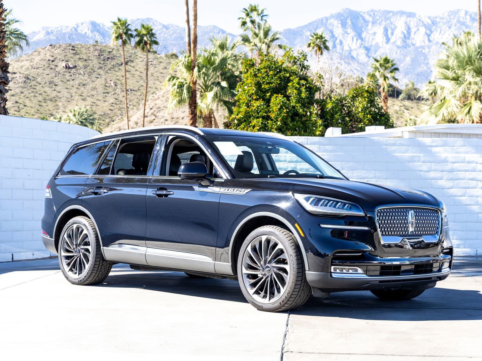 Used 2021 Lincoln Aviator Reserve w/ Equipment Group 201A image 2