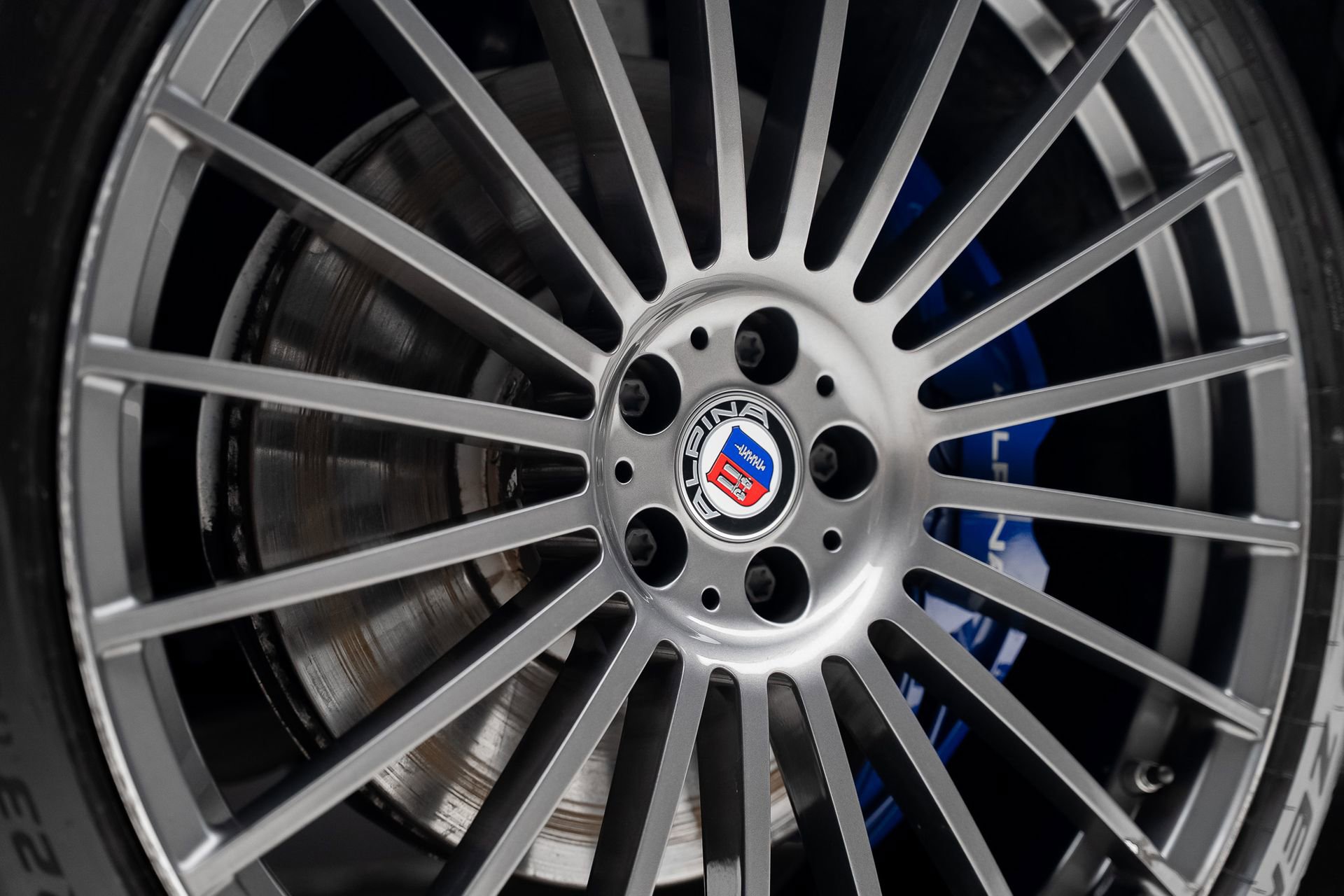 Used 2024 BMW ALPINA XB7 AWD/4WD image 23