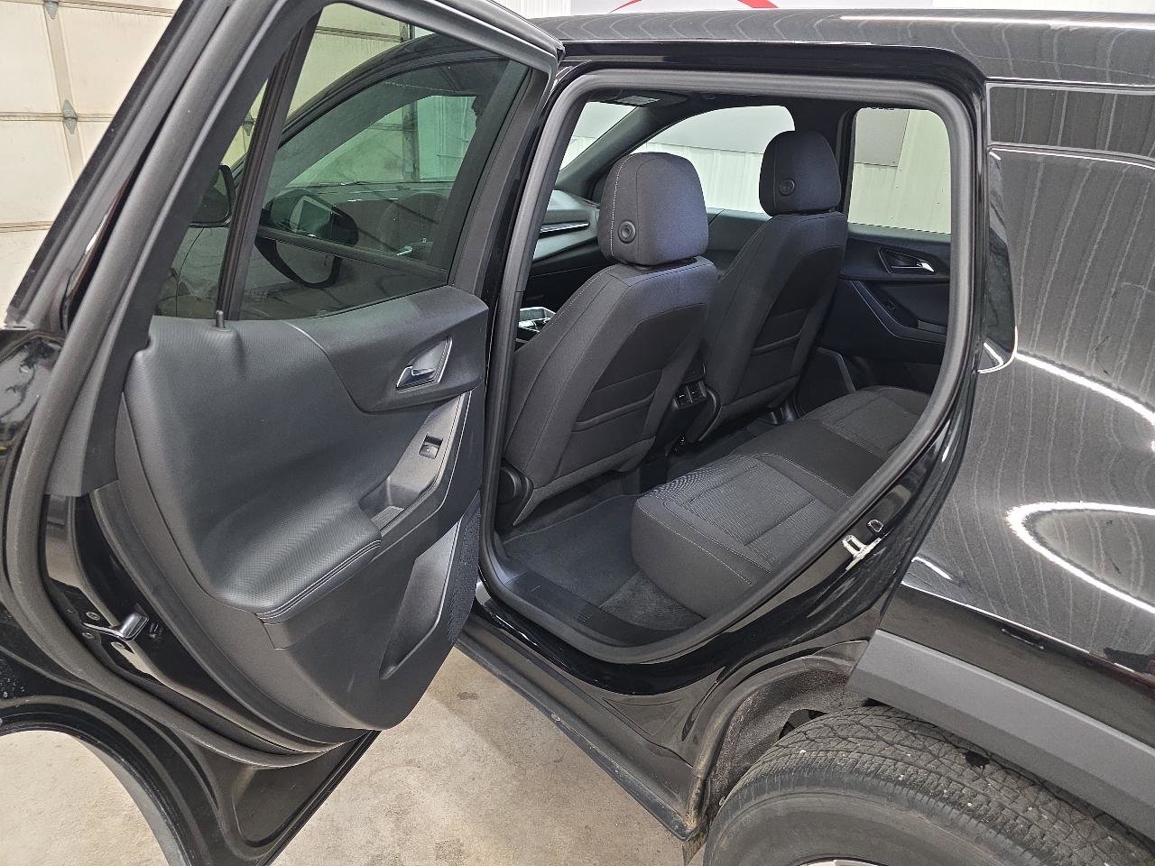 Used 2025 Chevrolet Equinox LT image 34