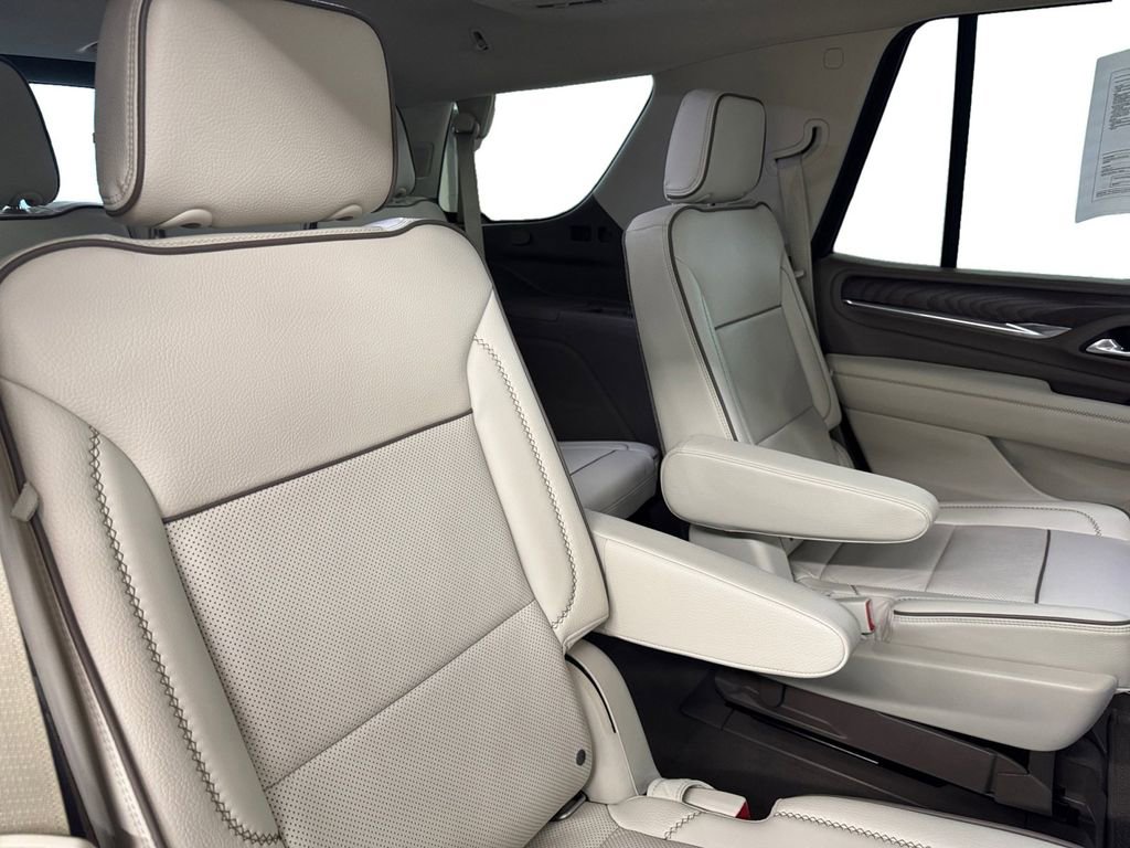 Used 2021 GMC Yukon Denali w/ Denali Premium Package image 18