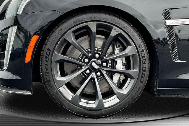 Used 2016 Cadillac CTS V w/ Carbon Fiber Package RWD image 34