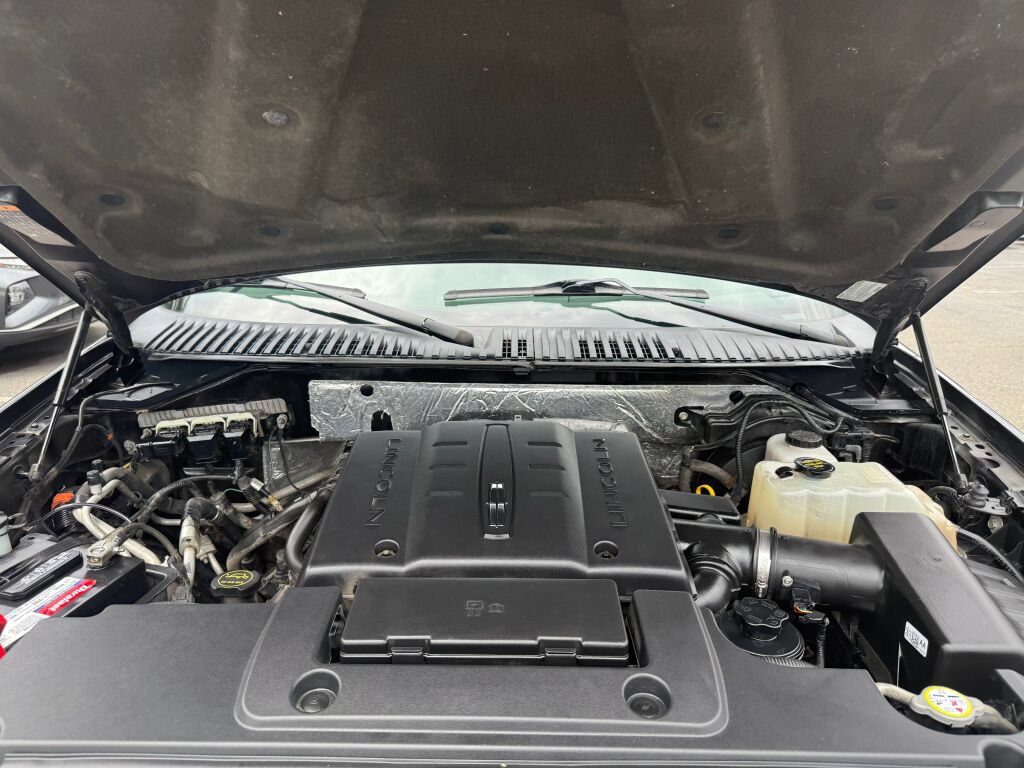 Used 2014 Lincoln Navigator 4WD image 36