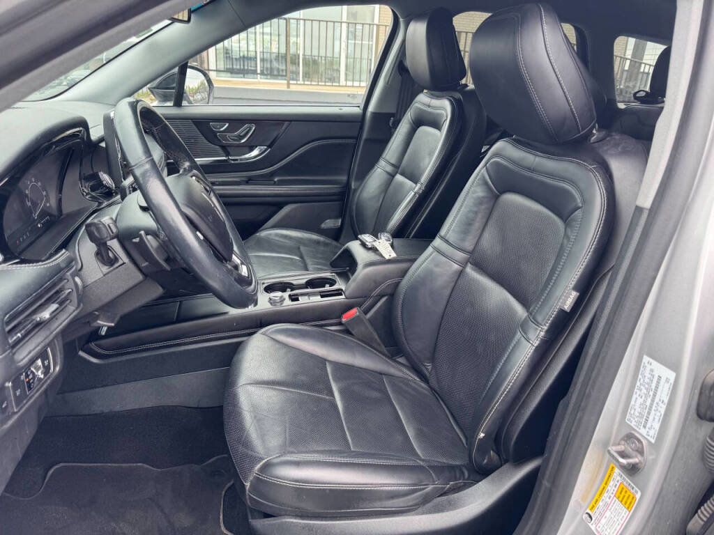 Used 2020 Lincoln Corsair AWD w/ Premium Package image 3