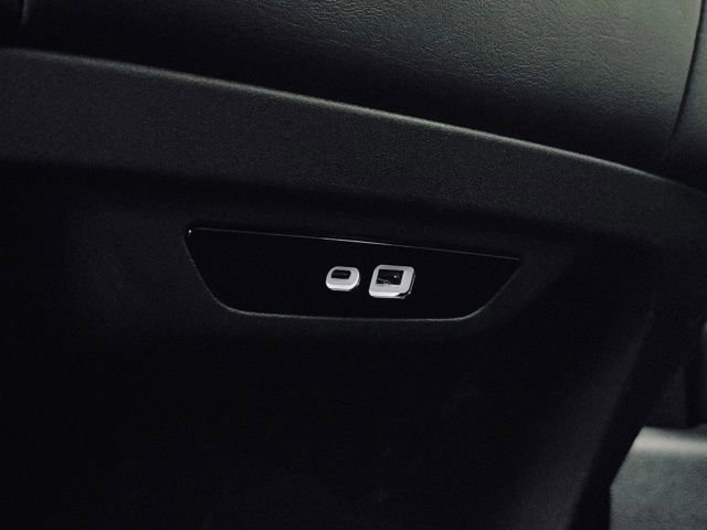 Used 2025 Chrysler Pacifica Select FWD image 25