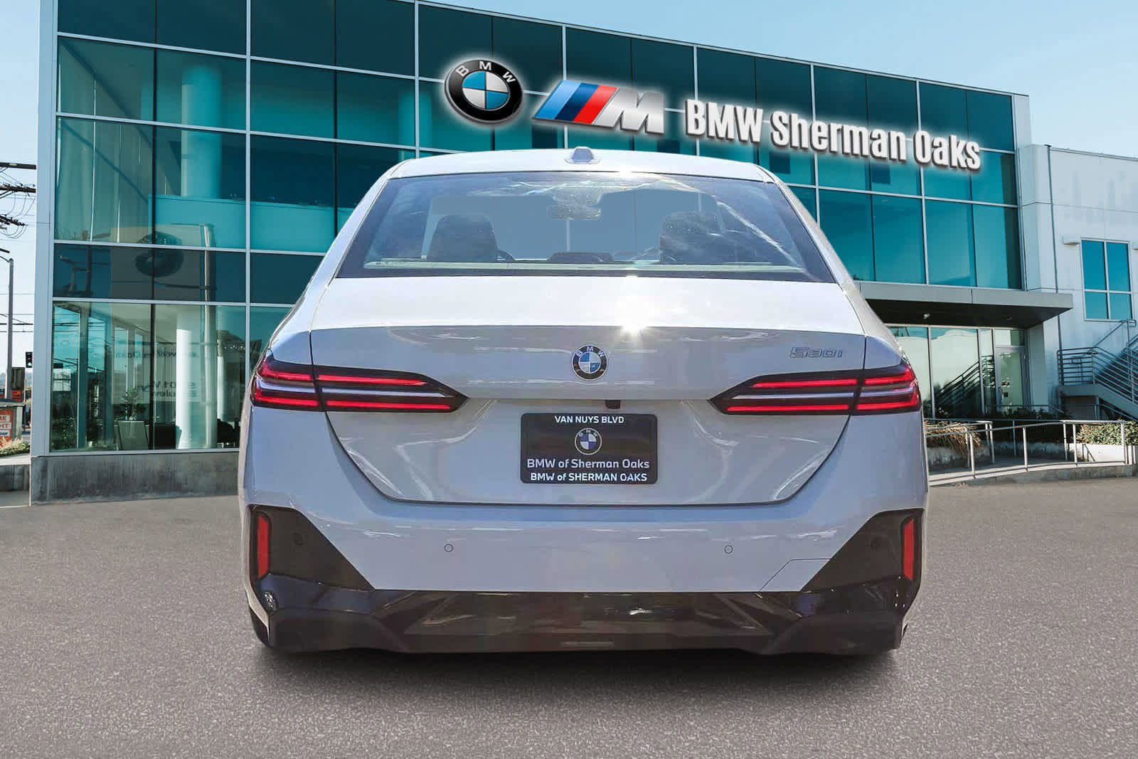 Used 2025 BMW 530i w/ M Sport Package image 5