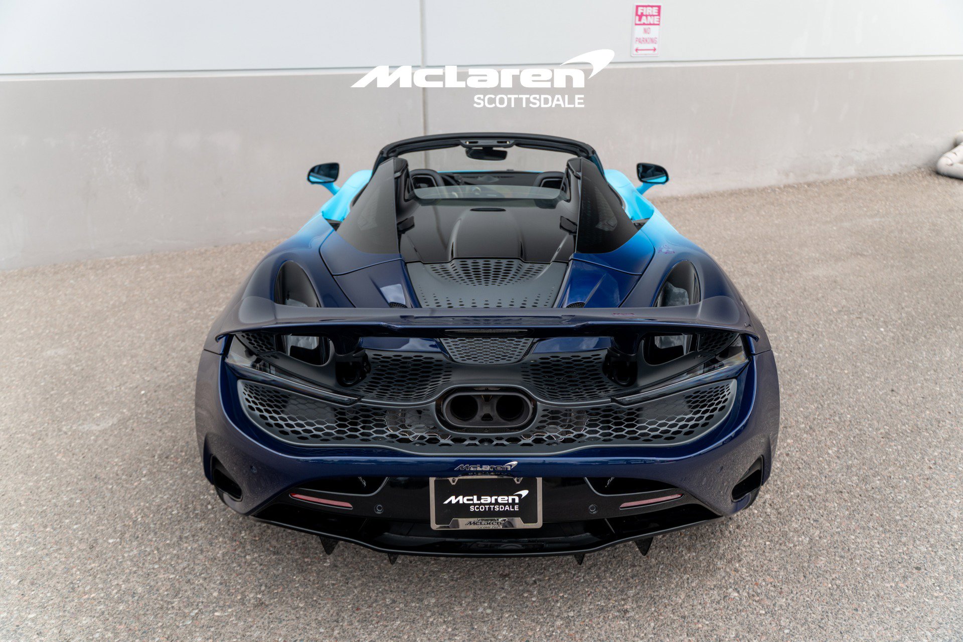 Used 2025 McLaren 750S Spider RWD image 25