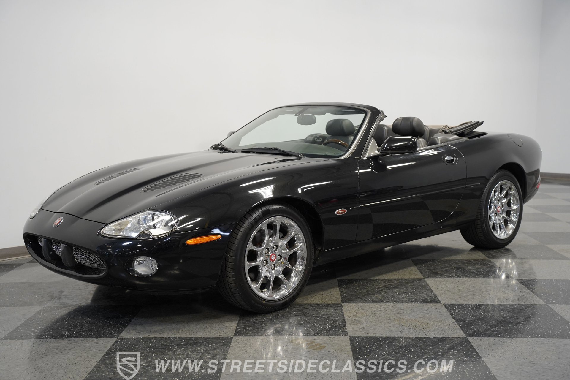 Used 2002 Jaguar XK8 Convertible image 5