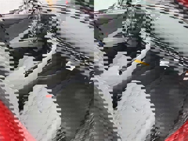 New 2025 Hyundai Elantra Limited image 18