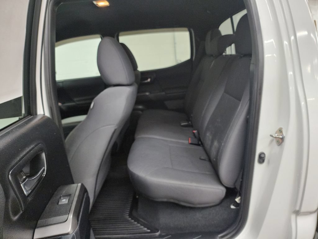 Used 2018 Toyota Tacoma TRD Sport w/ Exterior Package AWD/4WD image 24