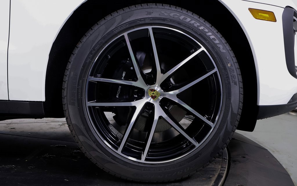 New 2025 Porsche Macan image 22