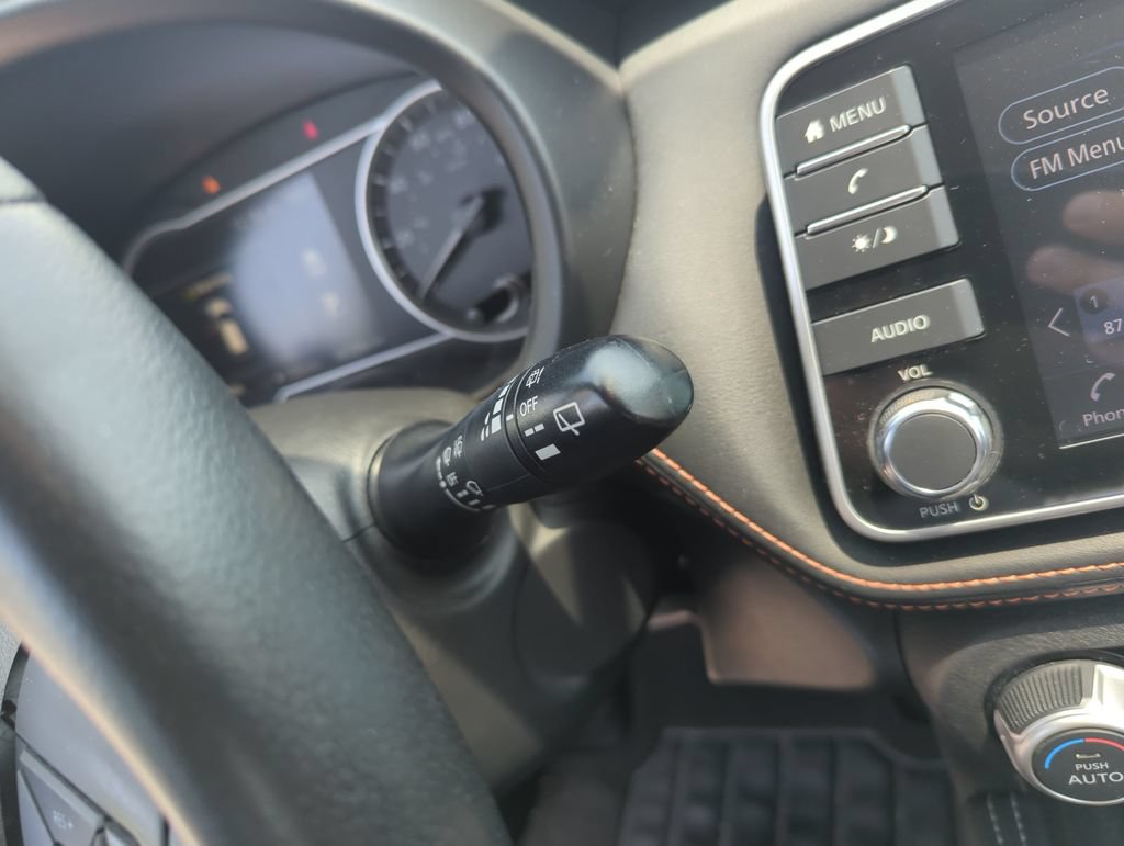 Used 2019 Nissan Kicks SR w/ SR Premium Package FWD image 24