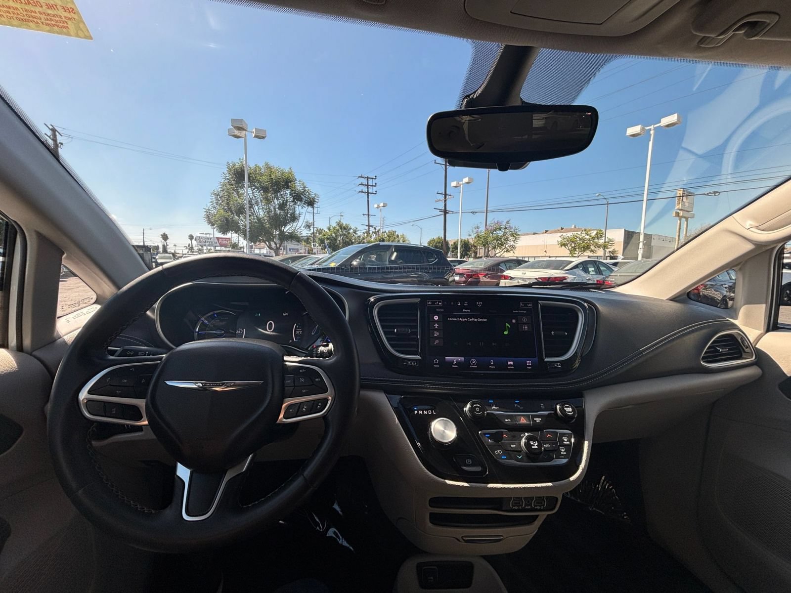 Used 2023 Chrysler Pacifica Touring-L FWD image 35