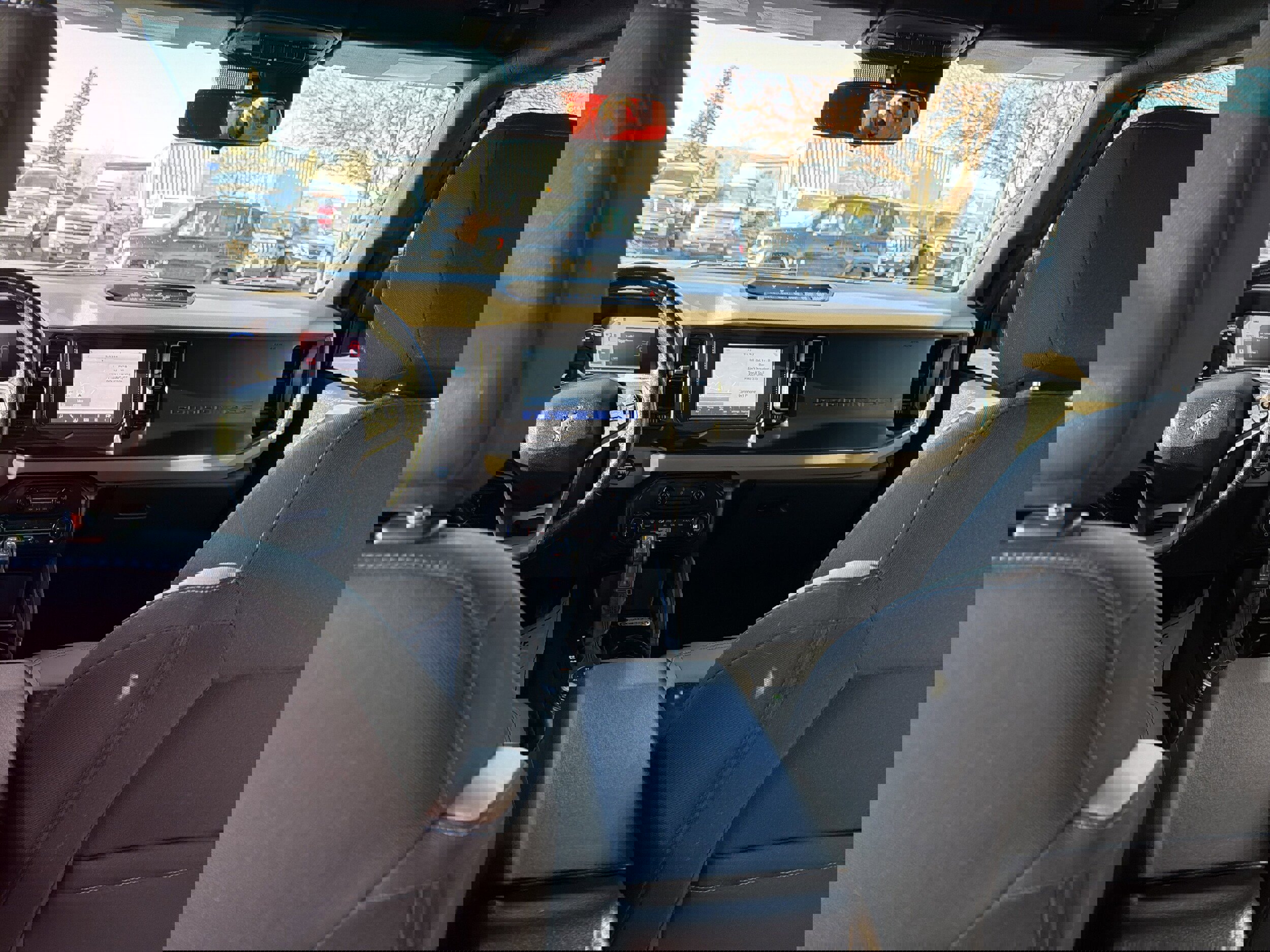 Used 2021 Ford Bronco Wildtrak image 9