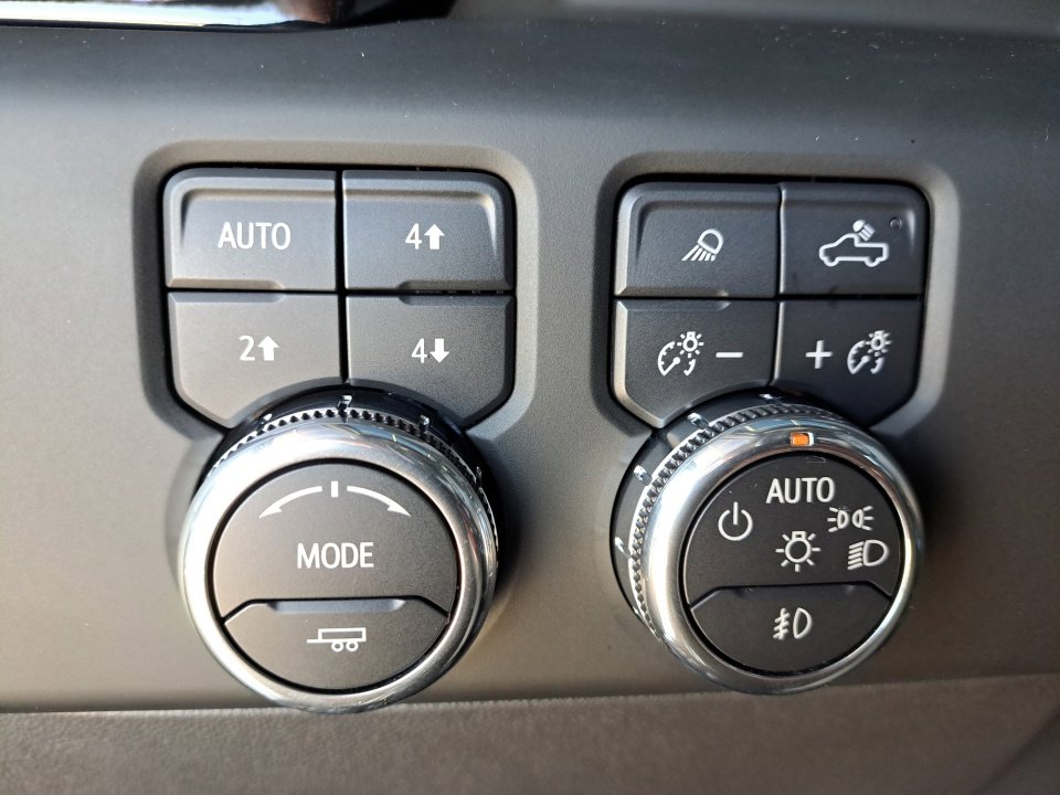 Certified 2025 GMC Sierra 1500 AT4 w/ AT4 Premium Package AWD/4WD image 34