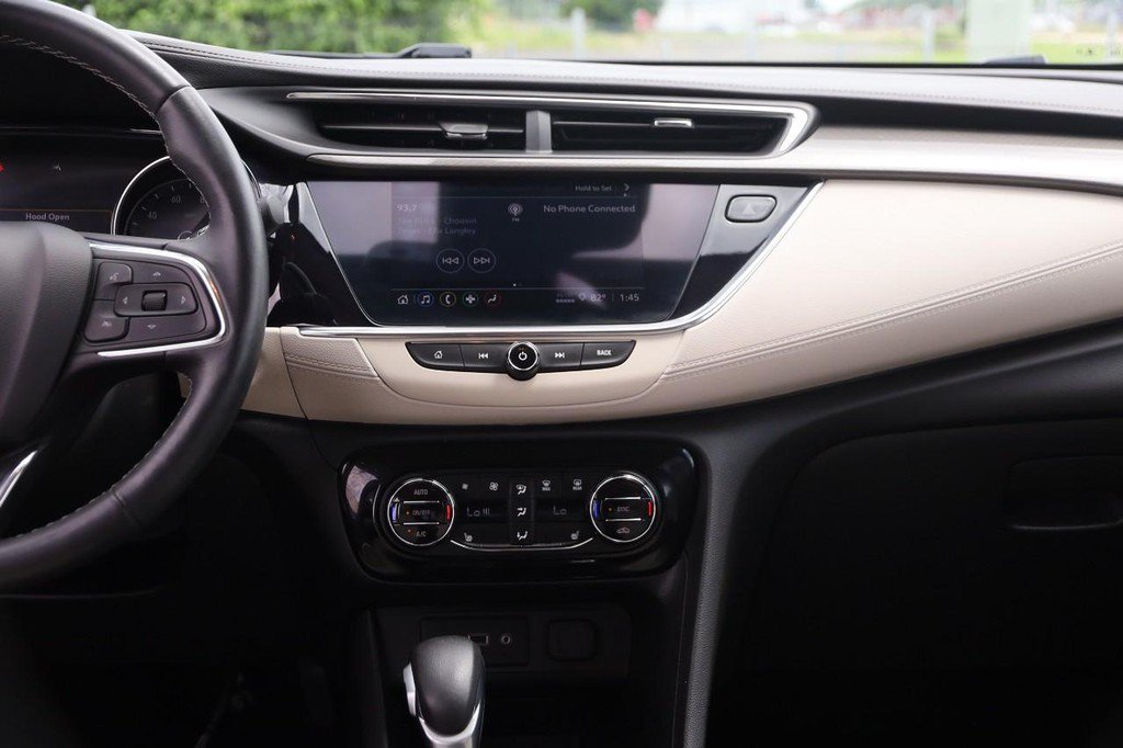 Used 2023 Buick Encore GX Essence w/ Experience Buick Package FWD image 25