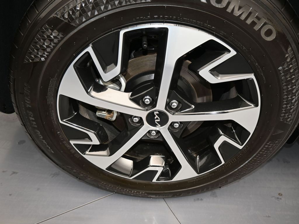Used 2025 Kia Sportage EX image 44