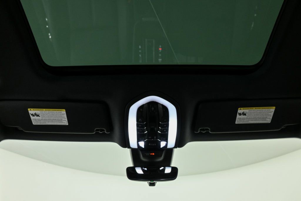 New 2026 Porsche Macan image 19