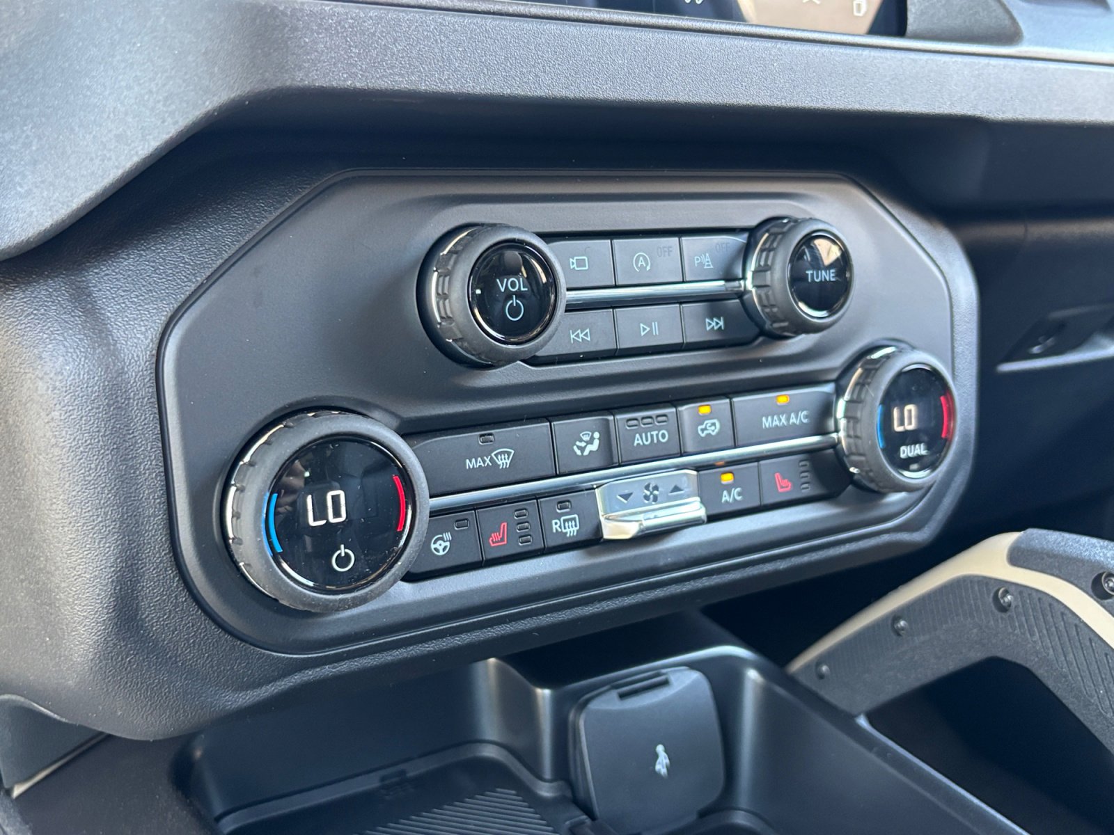 New 2026 Ford Bronco Badlands image 31