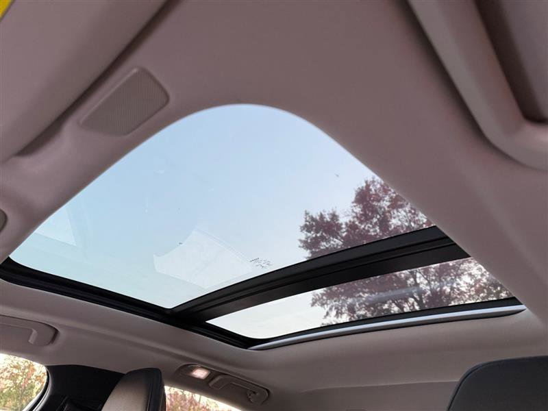 Used 2023 Volvo S60 T8 Plus image 19