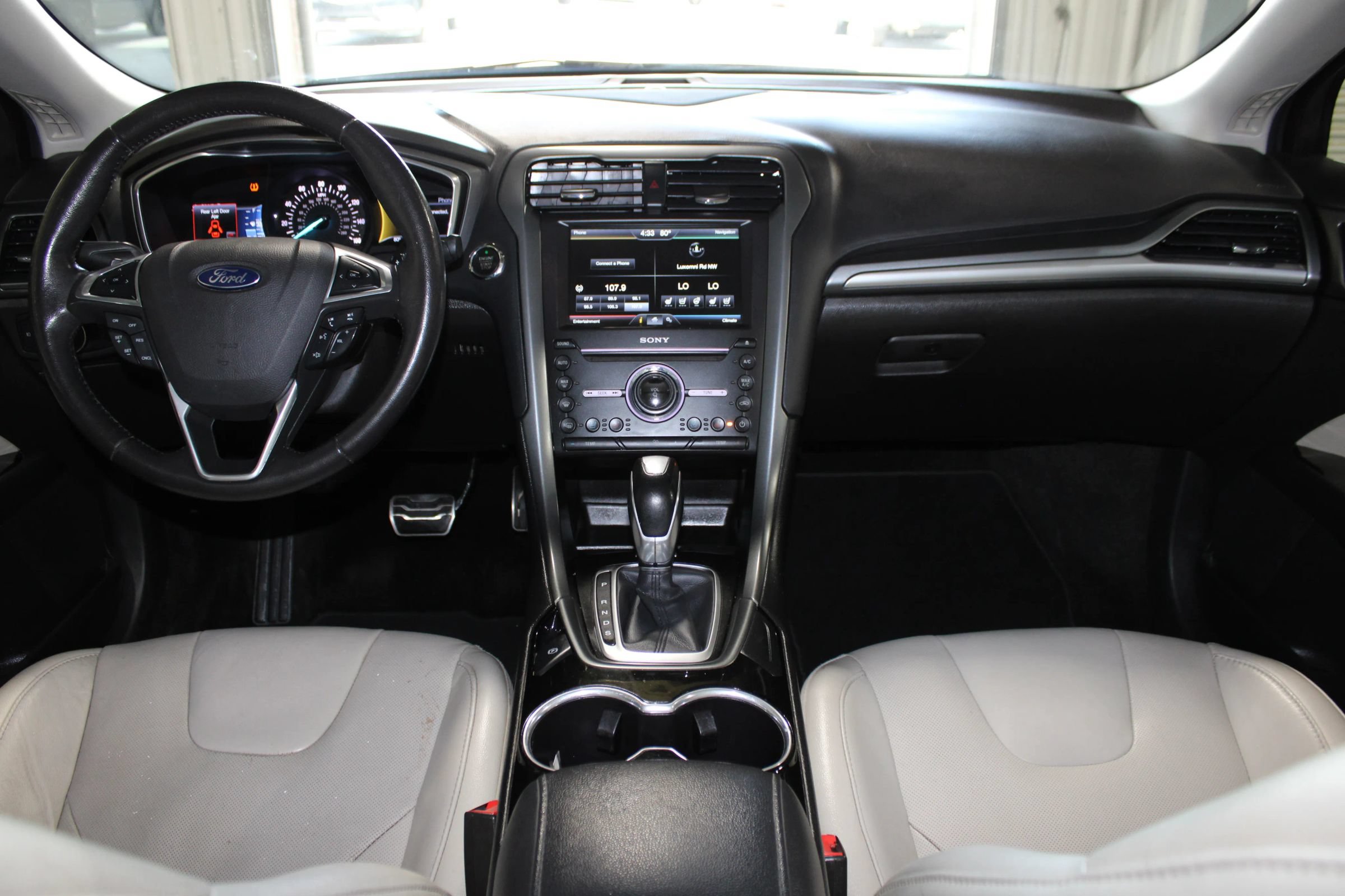 Used 2016 Ford Fusion Titanium AWD/4WD image 12