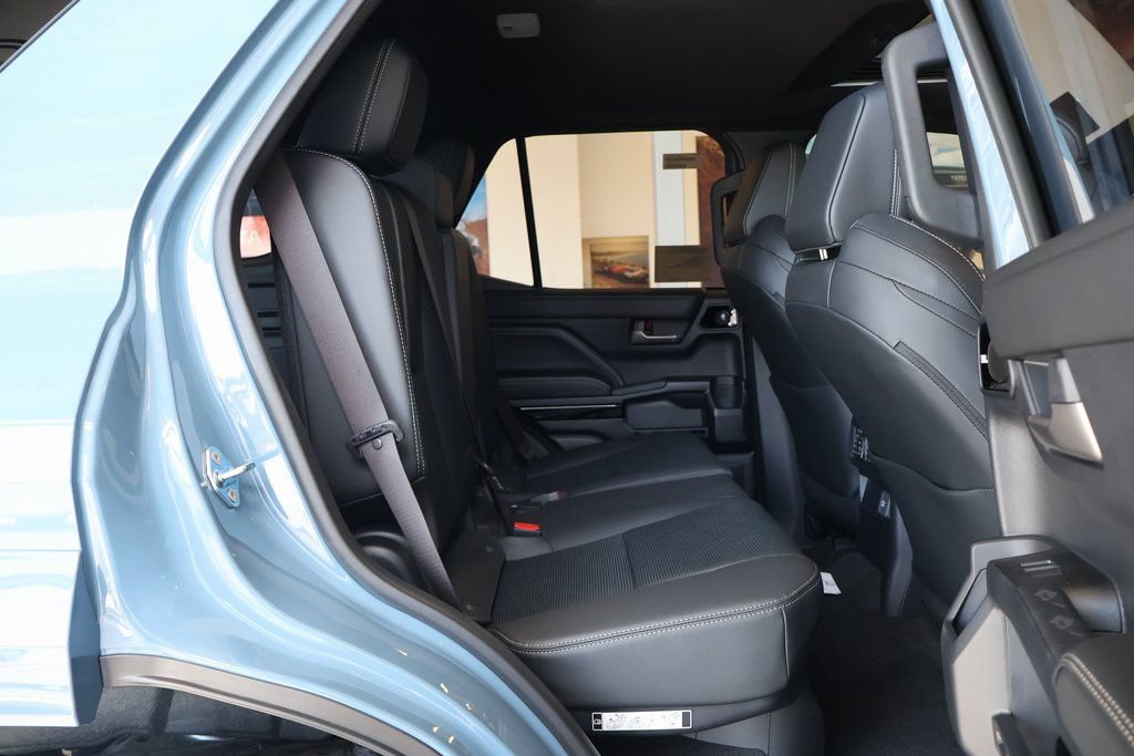 Used 2026 Toyota 4Runner Limited AWD/4WD image 9