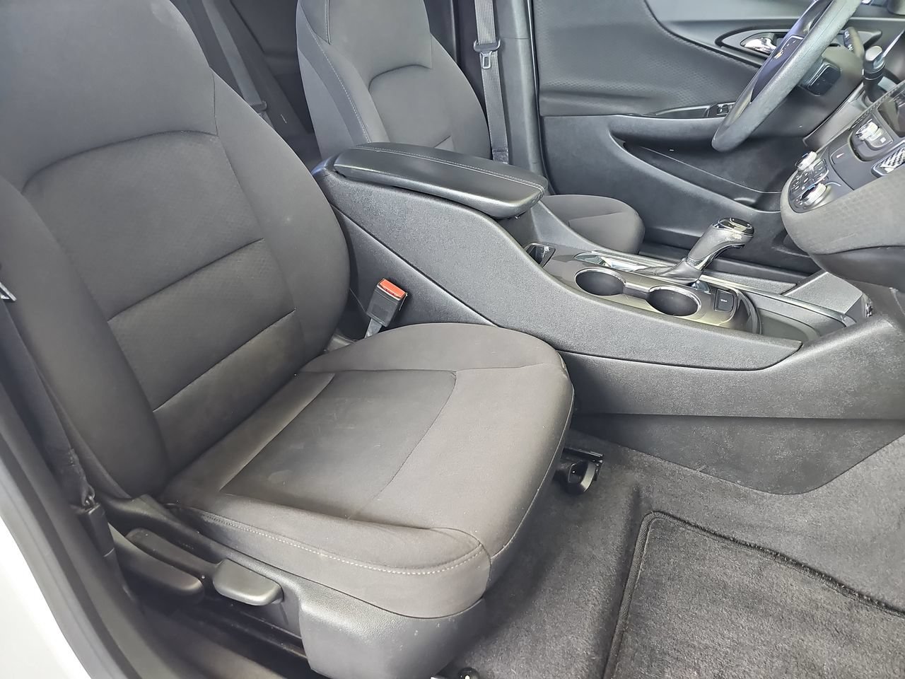 Used 2019 Chevrolet Malibu LT FWD image 13