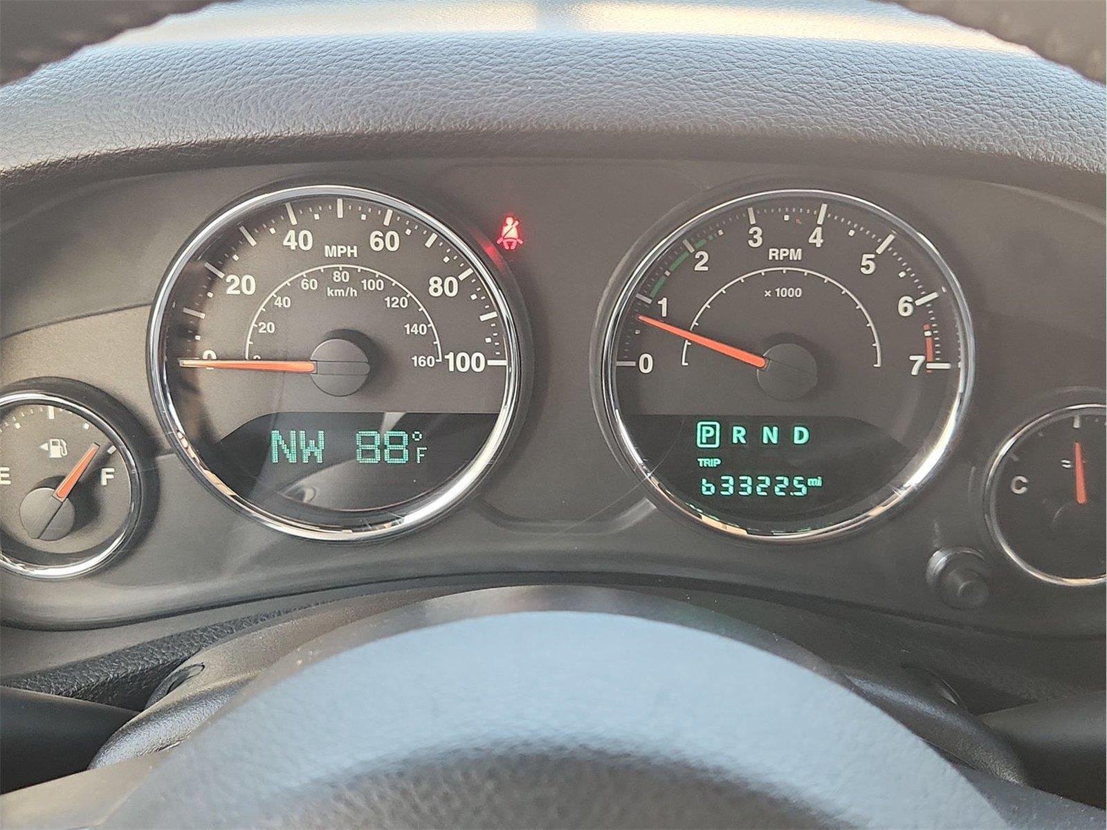 Used 2017 Jeep Wrangler Unlimited Rubicon w/ Connectivity Group AWD/4WD image 12