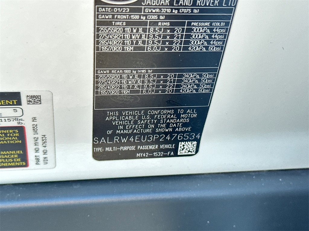 Used 2023 Land Rover Discovery Metropolitan Edition image 34