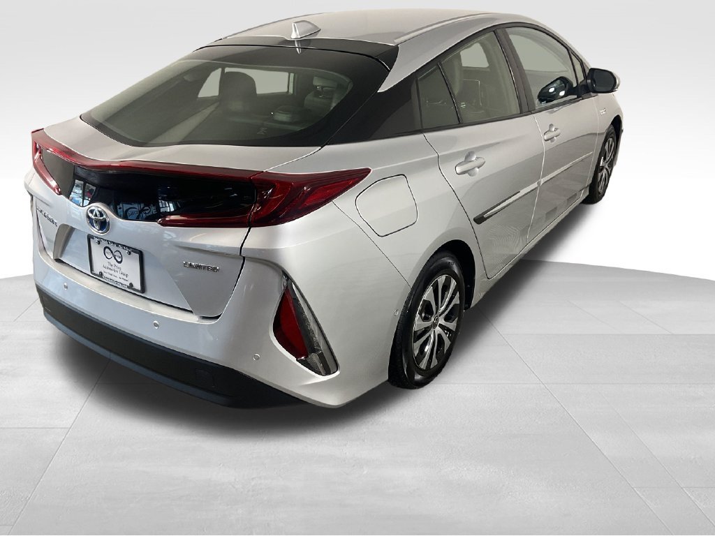 Certified 2022 Toyota Prius Prime Limited FWD image 6
