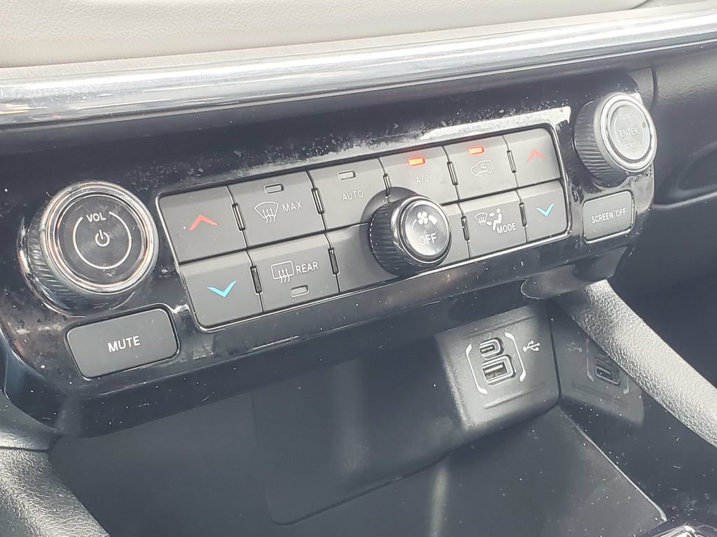 Used 2023 Jeep Compass Limited AWD/4WD image 17