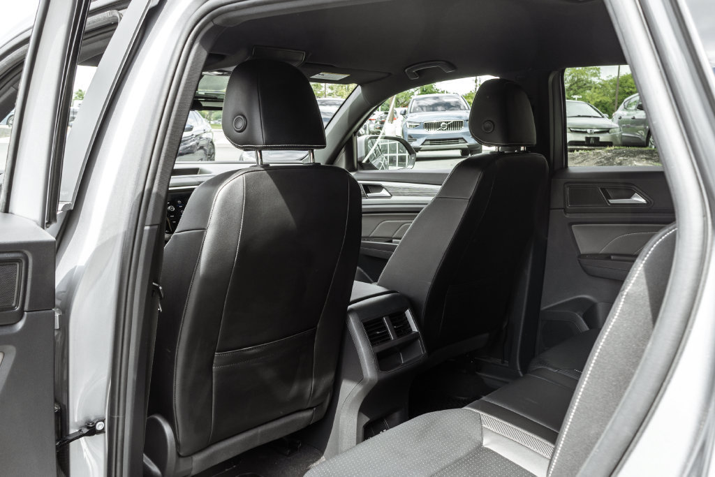 Used 2022 Volkswagen Atlas Cross Sport SE AWD/4WD image 28
