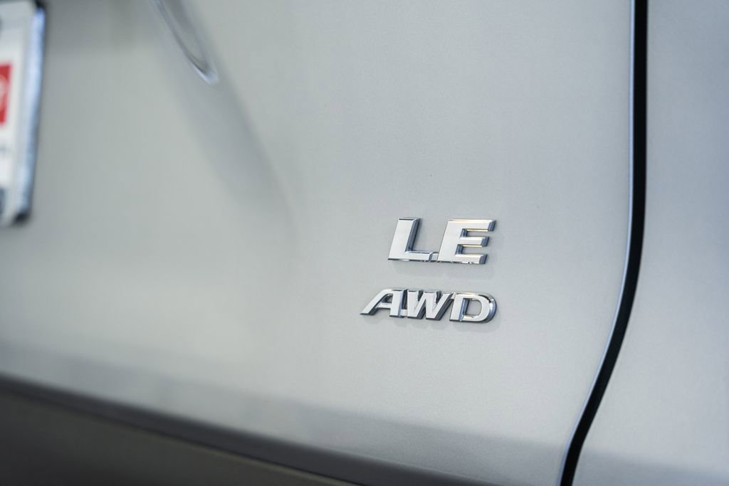 Used 2025 Toyota RAV4 LE image 7