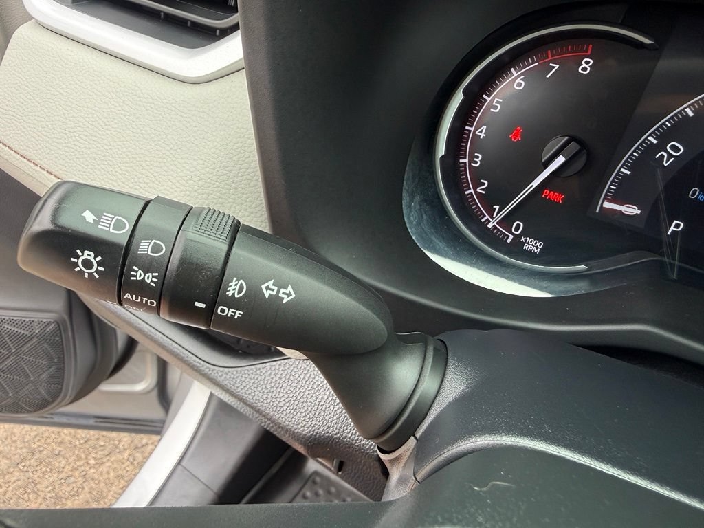 Certified 2023 Toyota RAV4 XLE Premium AWD/4WD image 34