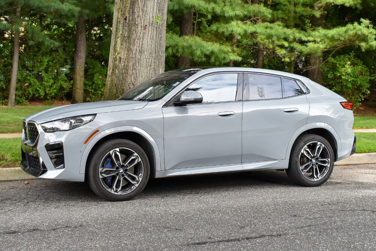 Used 2026 BMW X2 xDrive28i AWD/4WD image 2