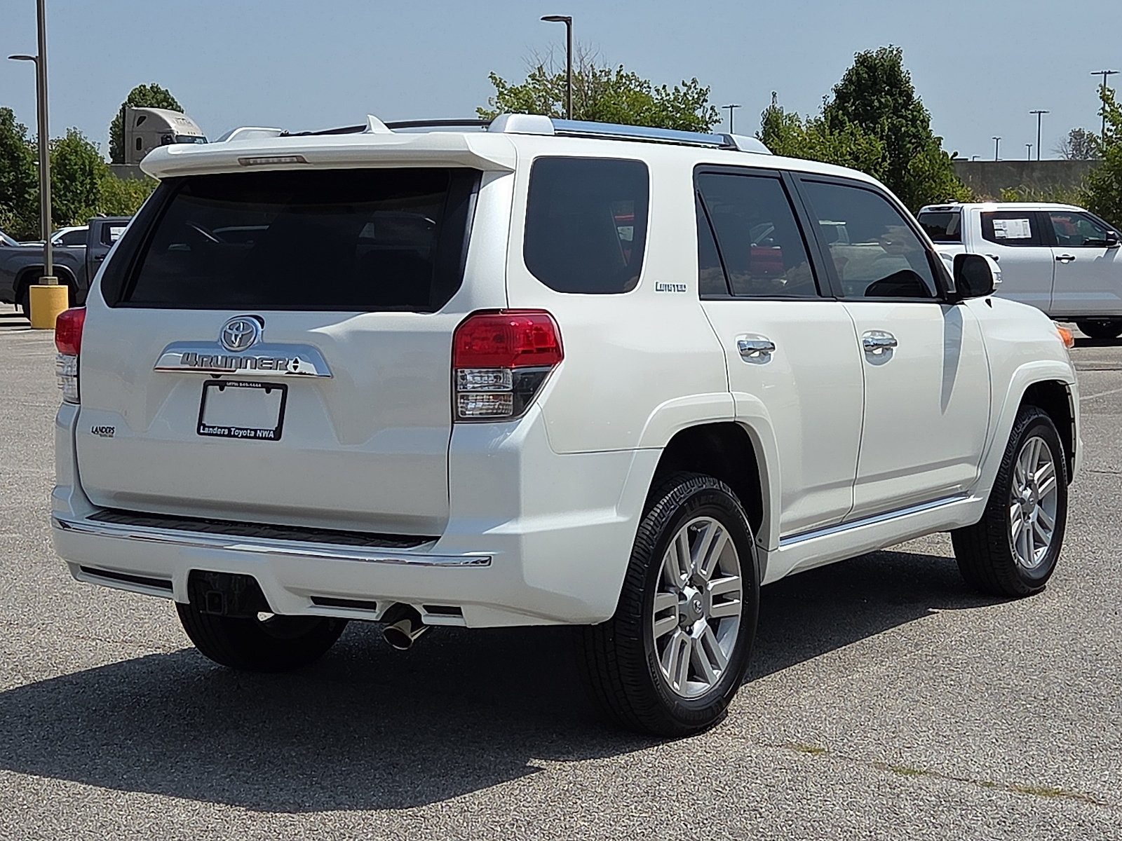 Used 2010 Toyota 4Runner Limited AWD/4WD image 5