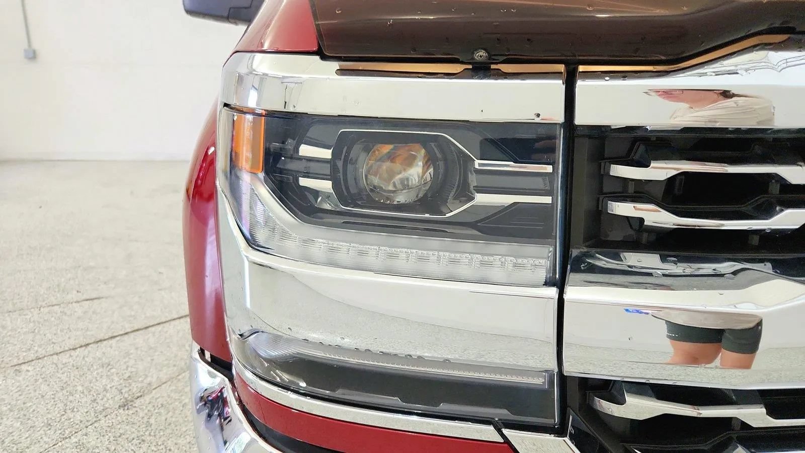 Used 2018 Chevrolet Silverado 1500 LTZ w/ LTZ Plus Package AWD/4WD image 31