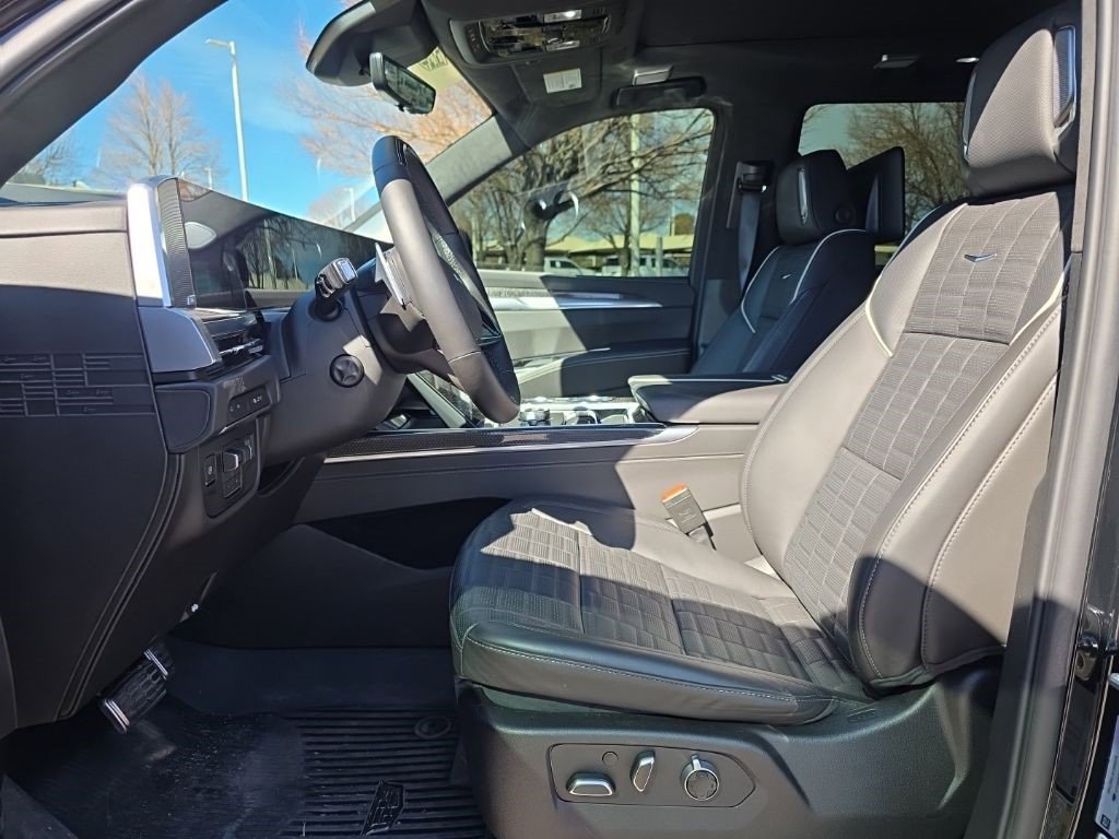 Certified 2026 Cadillac Escalade V w/ LPO, ONYX Package image 12
